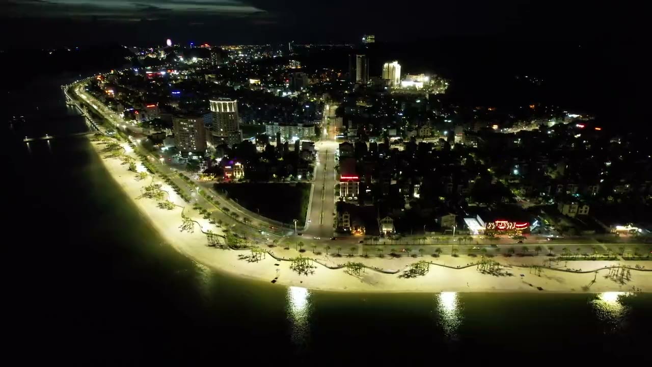 シーサイドももち(福岡市)の夜景の空撮